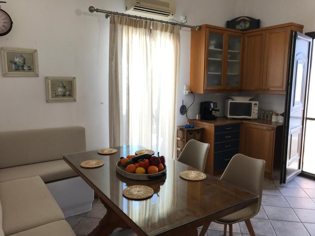 Family Apartment Livadia Beach Parikia パロス島 エクステリア 写真